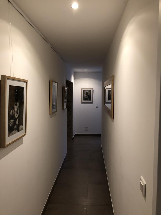 Chut ! C'Est Ici Hotel เวอแนลส์ ภายนอก รูปภาพ